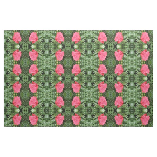 Wild Rose Floral Patterned Fabric (Fat Quarter)
