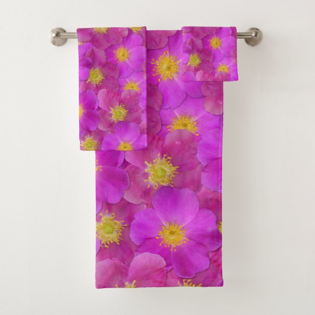 Wild Rose Seamless Pattern Bath Towel Set (Insitu)