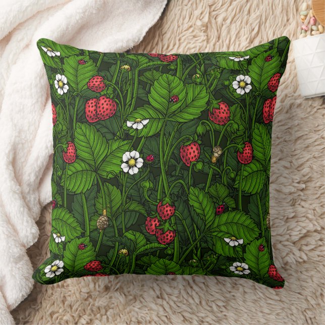 Wild strawberries throw pillow (Blanket)