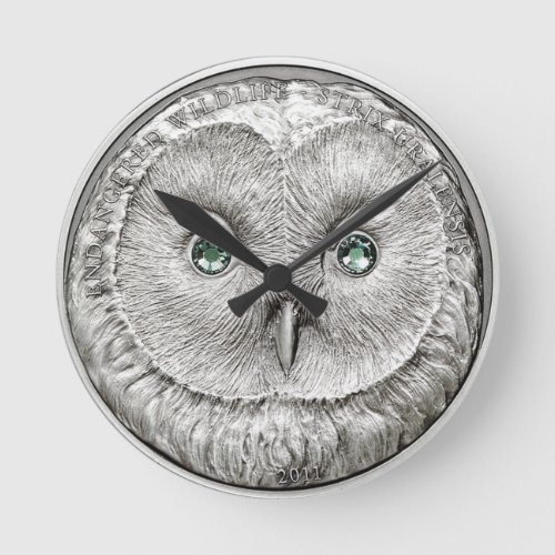 WILD THINGS Silver Owl Round Wall Clock