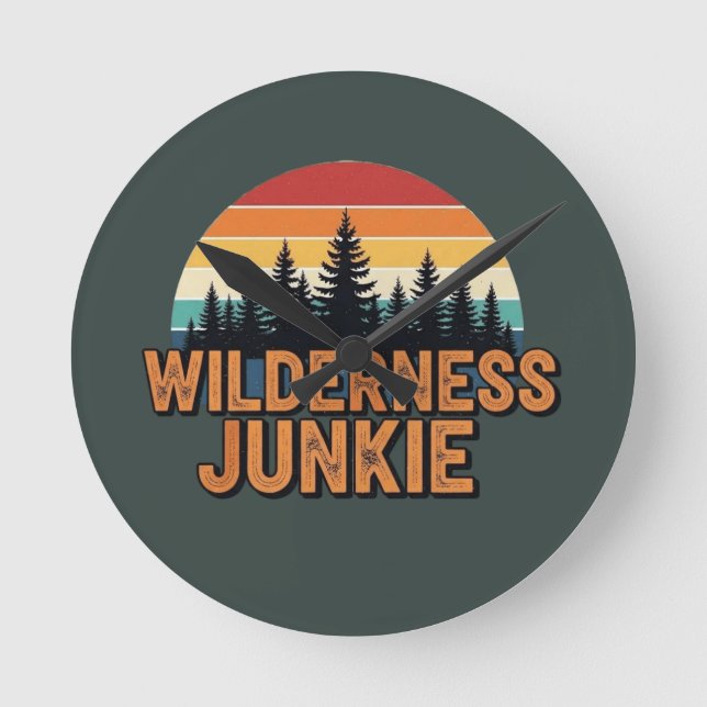 Wilderness junkie retro design round clock (Front)