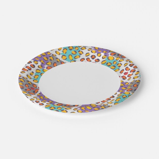 Wildlife animal pattern paper plates (Angled)