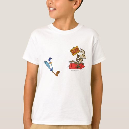 Wile E Coyote and ROAD RUNNER Acme Products 5 2 T_Shirt