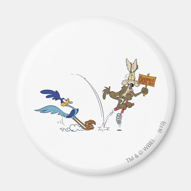 WILE E. COYOTE™ and ROAD RUNNER™ Pogo Stick Magnet (Front)