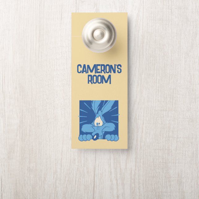WILE E. COYOTE™ Shocked Expression Door Hanger (On Knob)