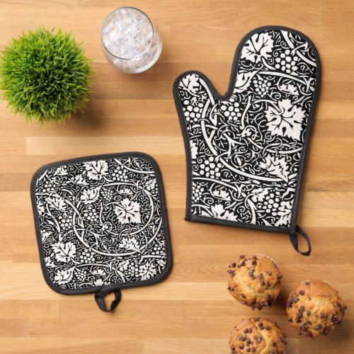 William Morris Black White Grape Oven Mitt  Pot Holder Set