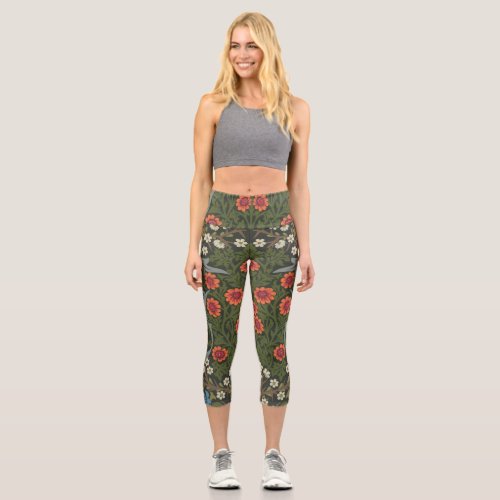 William Morris Blackthorn Garden Flower Classic Capri Leggings