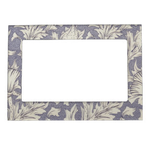 William Morris Horn Poppy Wallpaper Print: Vintage Magnetic Frame