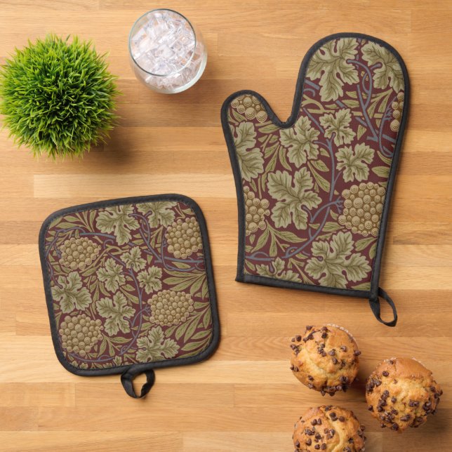 William Morris Vine Grape Red Green Art Oven Mitt & Pot Holder Set (Top Down)