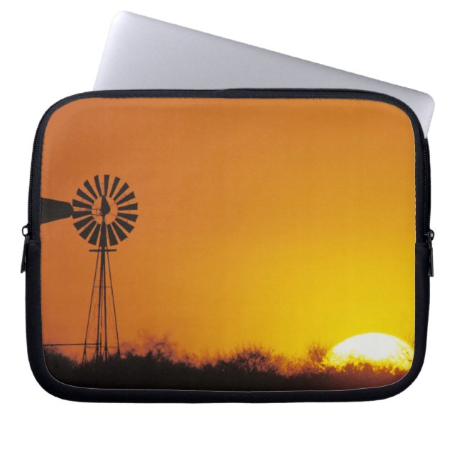Windmill at sunset, Sinton, Texas, USA Laptop Sleeve (Front)