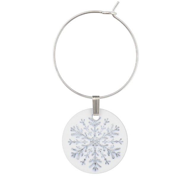 Wine charm with silver snowflake design (Front)