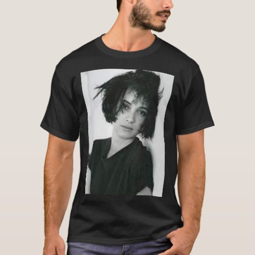 Winona Ryder _ Poster   T_Shirt
