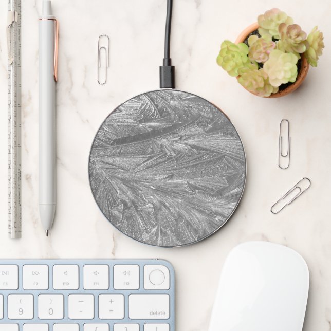Winter Frost in Black and White Wireless Charger (Desk)