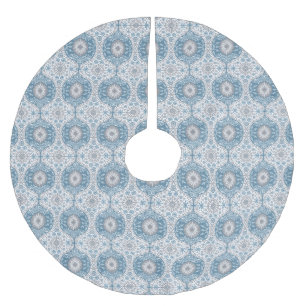 Winter Wonders Ogee Pattern Tree Skirt