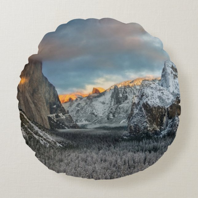 Winter's Mark Round Pillow (Front)