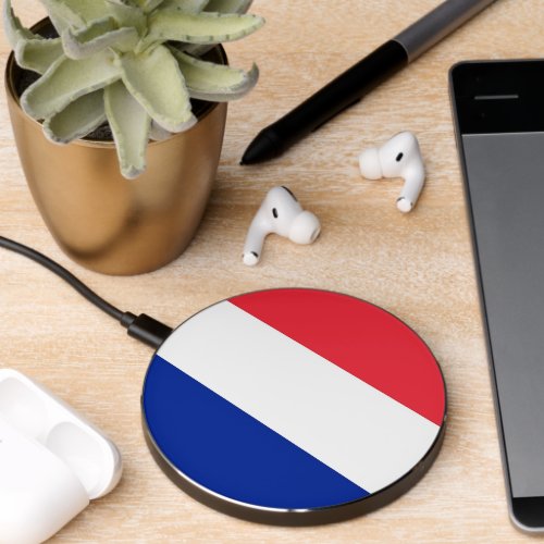 Wireless charger with flag of France