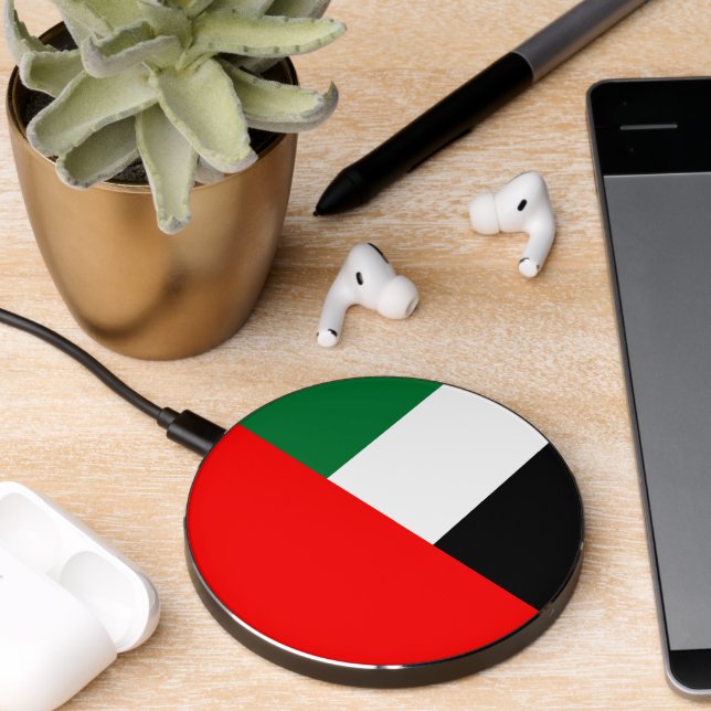 Wireless charger with flag of United Arab Emirates (Desk 2)