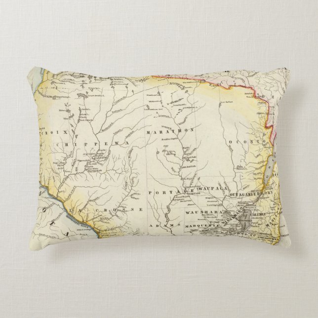 Wisconsin 6 decorative pillow (Front)