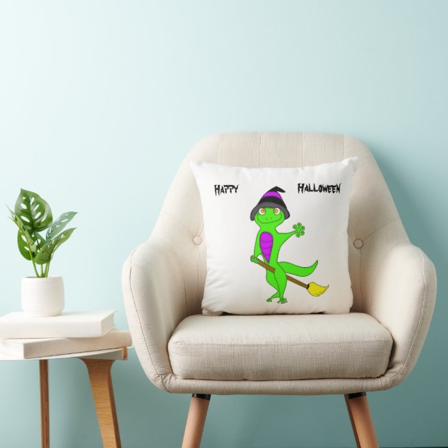 witch gecko throw pillow (Chair)