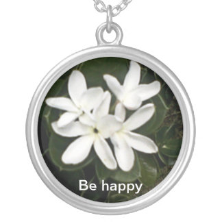 Wite flowrs silver plated necklace