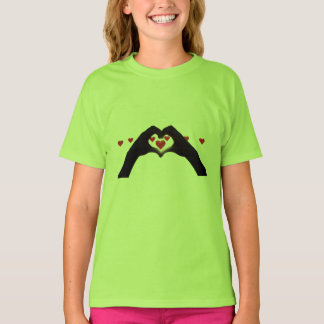 "With the heart in hand" poses a glass T-Shirt