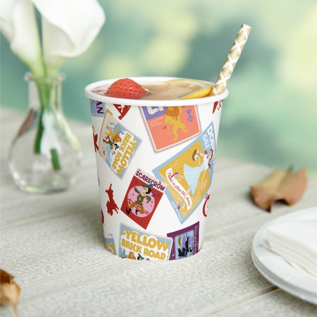 Wizard of Oz™ Character Print Toss Pattern Paper Cups (Insitu)