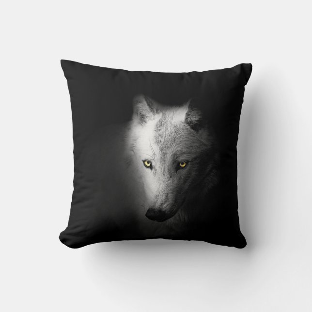 Wolf, animal portrait on black background, throw pillow (Front)