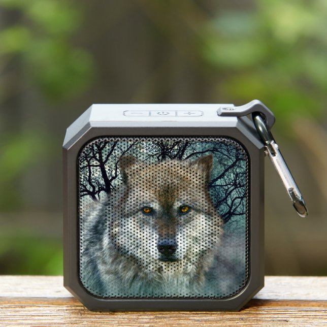 Wolf Full Moon in Fog Bluetooth Speaker (Insitu(Outdoor))