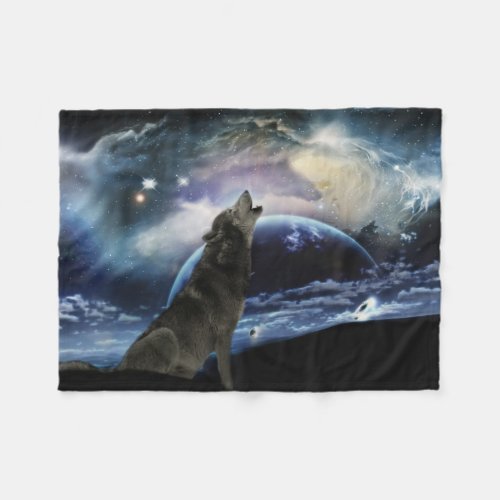 Wolf howling at the moon fleece blanket