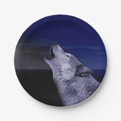 Wolf howling at the moon in the sea paper plates