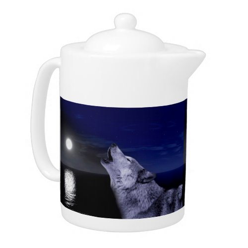 Wolf howling at the moon in the sea teapot