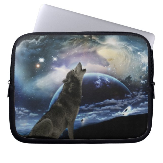Wolf howling at the moon laptop sleeve (Front)