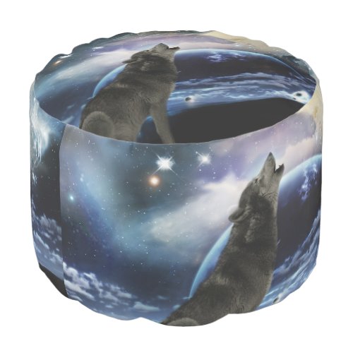 Wolf howling at the moon pouf