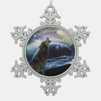 Wolf howling at the moon snowflake pewter christmas ornament
