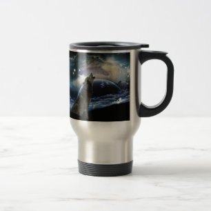 Wolf howling at the moon travel mug