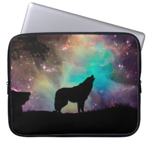 Wolf howling at the universe laptop sleeve