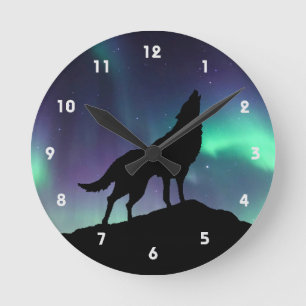 Wolf Howling Silhouette With Northern Lights Round Clock