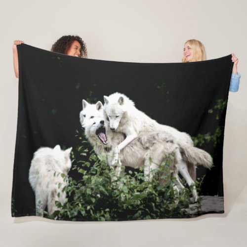 WOLF PACK FLEECE BLANKET