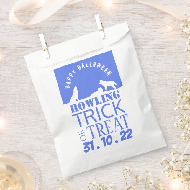 Wolves in Snow, Happy Halloween Favor Bag (Clipped)