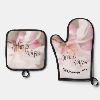 Woman of Valor Apron Oven Mitt & Pot Holder Set