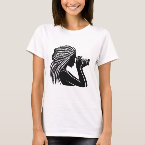 Woman photographer african braids T_Shirt