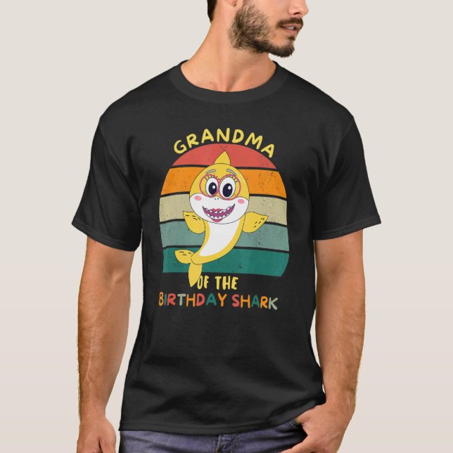 Women Grandma of the shark birthday grandma T-Shirt (Front)