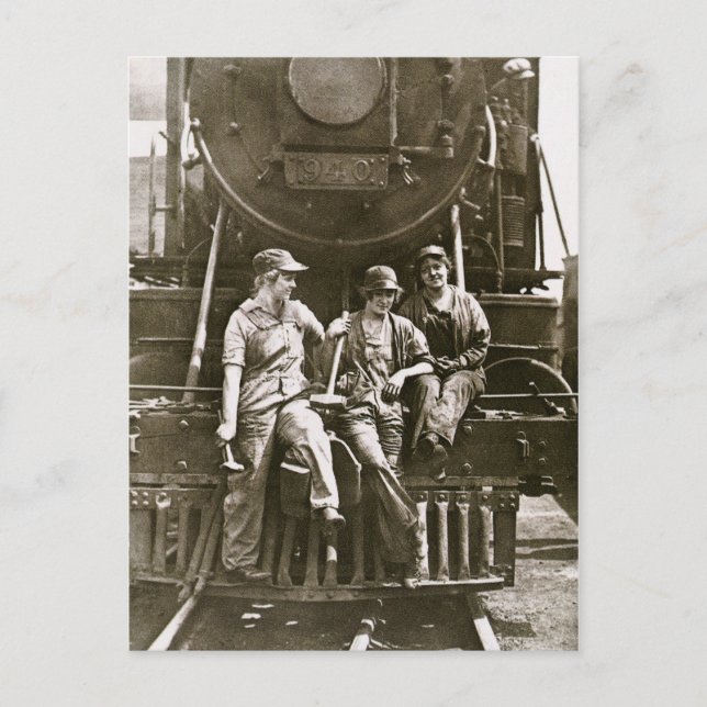 Women Locomotive Mechanics 1918 WWI Postcard (Front)