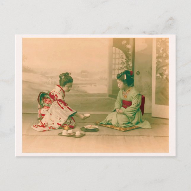 "Women Serving Tea” お茶を出す女性　日本　着物　ヴィンテージ写真　和風 Postcard (Front)