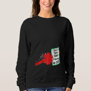 Womens Christmas Pregnancy announcement 2022 xmas  Sweatshirt