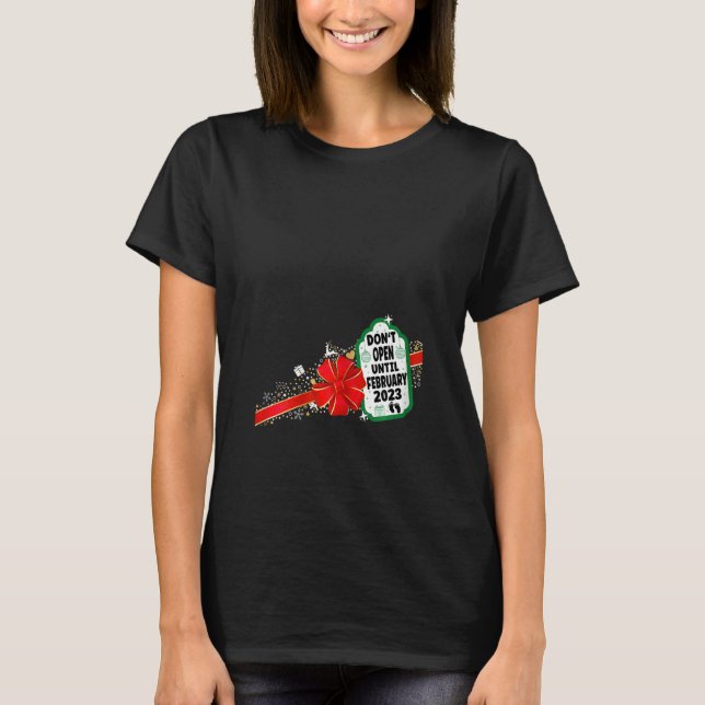 Womens Christmas Pregnancy Announcement Grandparen T-Shirt (Front)