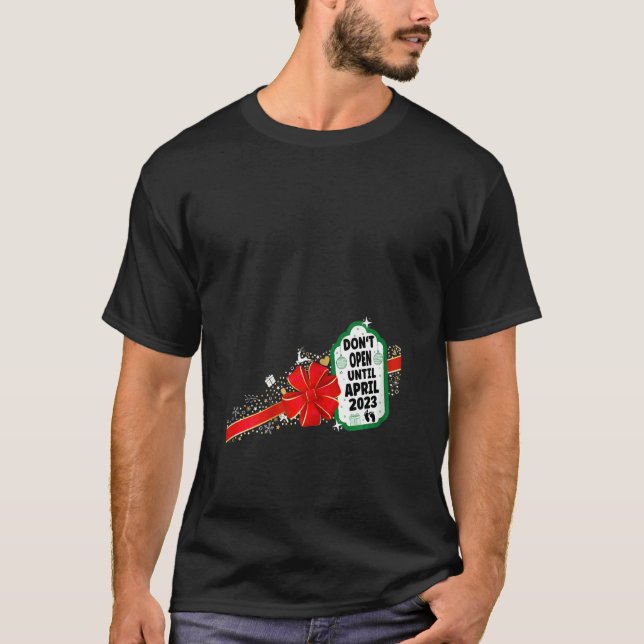 Womens Christmas Pregnancy Announcement Grandparen T-Shirt (Front)