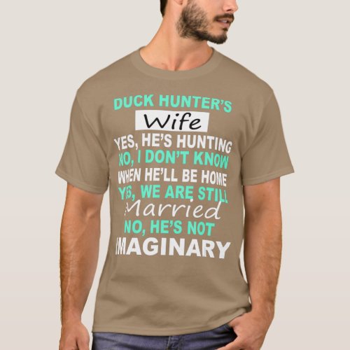 WOMENS DUCK HUNTERS WIFE WATERFOWL FUNNY T_Shirt