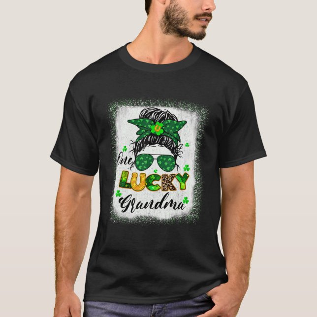 Womens One Lucky Grandma St Patricks Day Mom Mothe T-Shirt (Front)