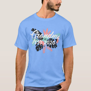 womens promoted to grandma est. 2020 t-shirt nice